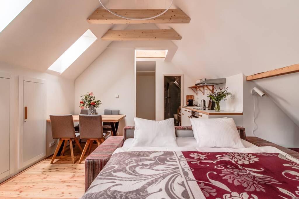 Ski, Hike & Bike Apartman Rokytnice Nad Jizerou Bagian luar foto